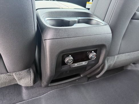 New 2026 Chevrolet Traverse LT image 40