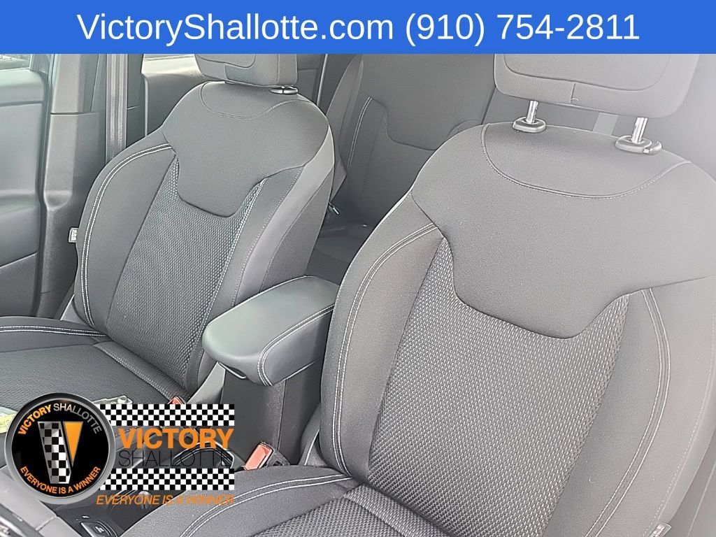 Certified 2023 Jeep Renegade Latitude AWD/4WD image 21