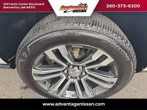 Used 2018 GMC Yukon Denali image 25