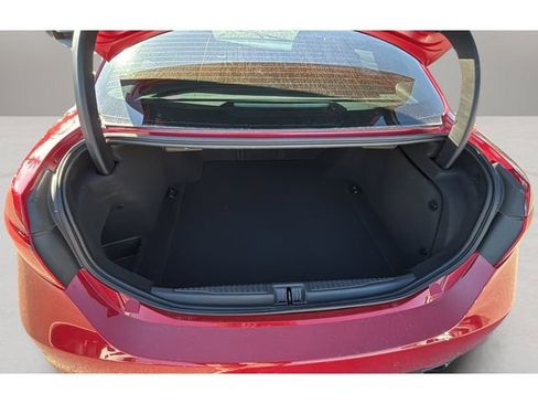 Used 2023 Alfa Romeo Giulia Veloce image 32