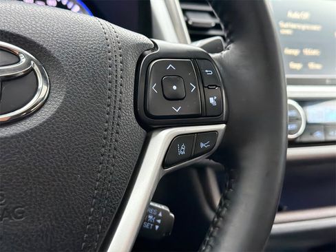 Used 2018 Toyota Highlander Limited image 24
