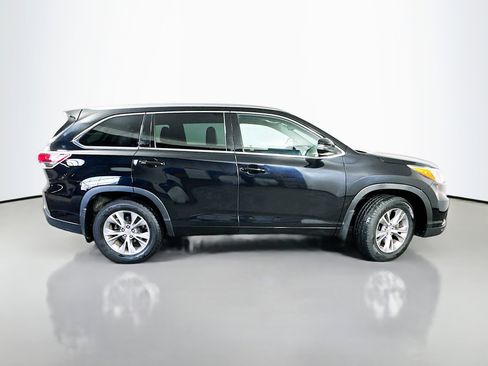 Used 2014 Toyota Highlander XLE image 8