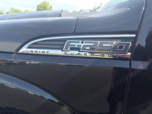 Used 2016 Ford F250 Platinum w/ Platinum Package AWD/4WD image 15