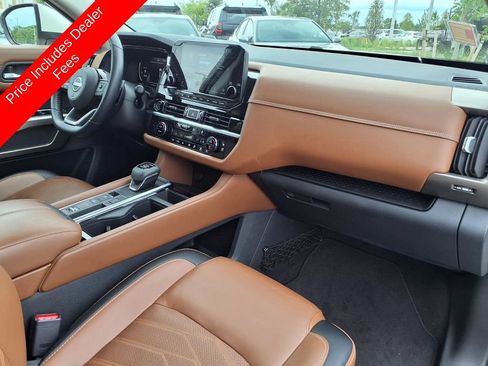 Used 2023 Nissan Pathfinder Platinum FWD image 10