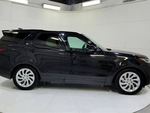 Used 2024 Land Rover Discovery S AWD/4WD image 9