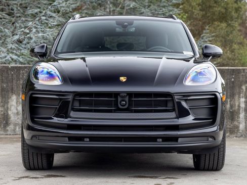 New 2026 Porsche Macan AWD/4WD image 8