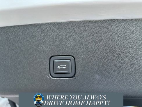 Used 2023 Chevrolet Traverse High Country w/ LPO, Cargo Package image 23