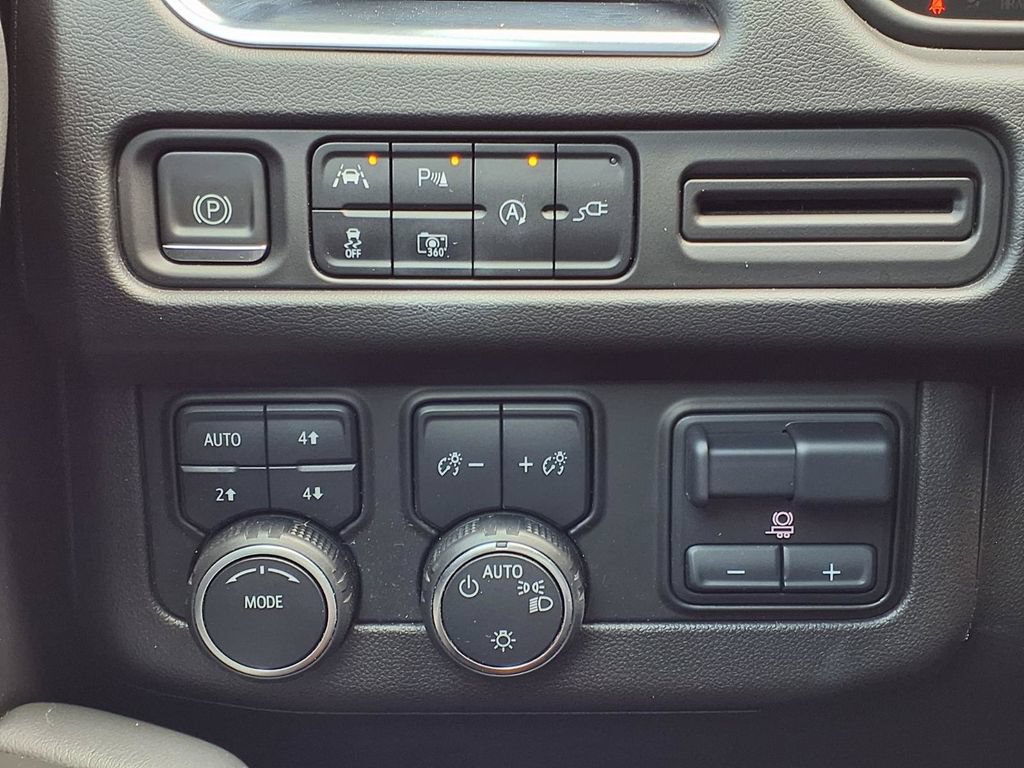 Used 2022 Chevrolet Tahoe RST w/ Sport Performance Package AWD/4WD image 18