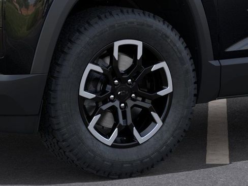 New 2026 Chevrolet Equinox ACTIV AWD/4WD image 4