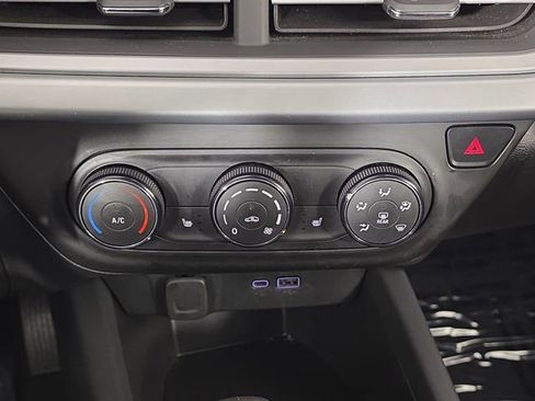 Used 2024 Chevrolet Trax RS w/ Driver Confidence Package image 24