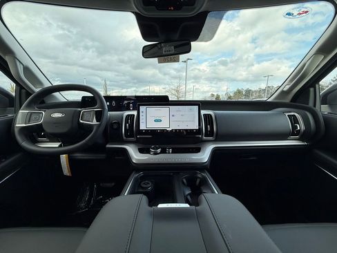 New 2026 Ford Expedition Active RWD image 31