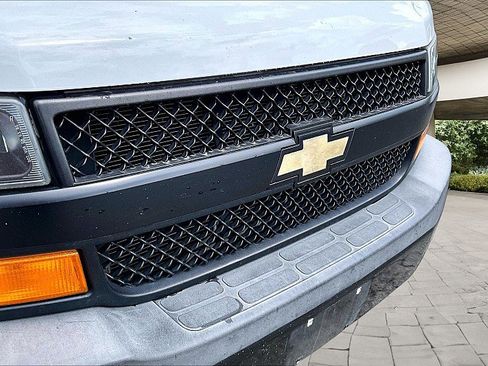 Used 2020 Chevrolet Express 2500 Extended w/ Communications Package RWD image 22