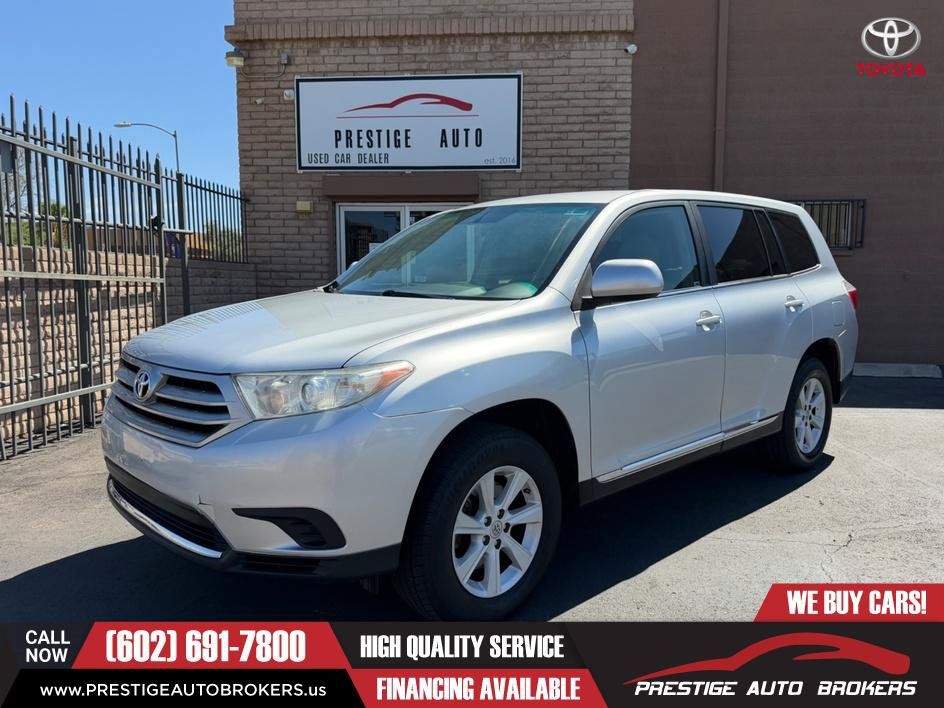 Used 2013 Toyota Highlander FWD image 1