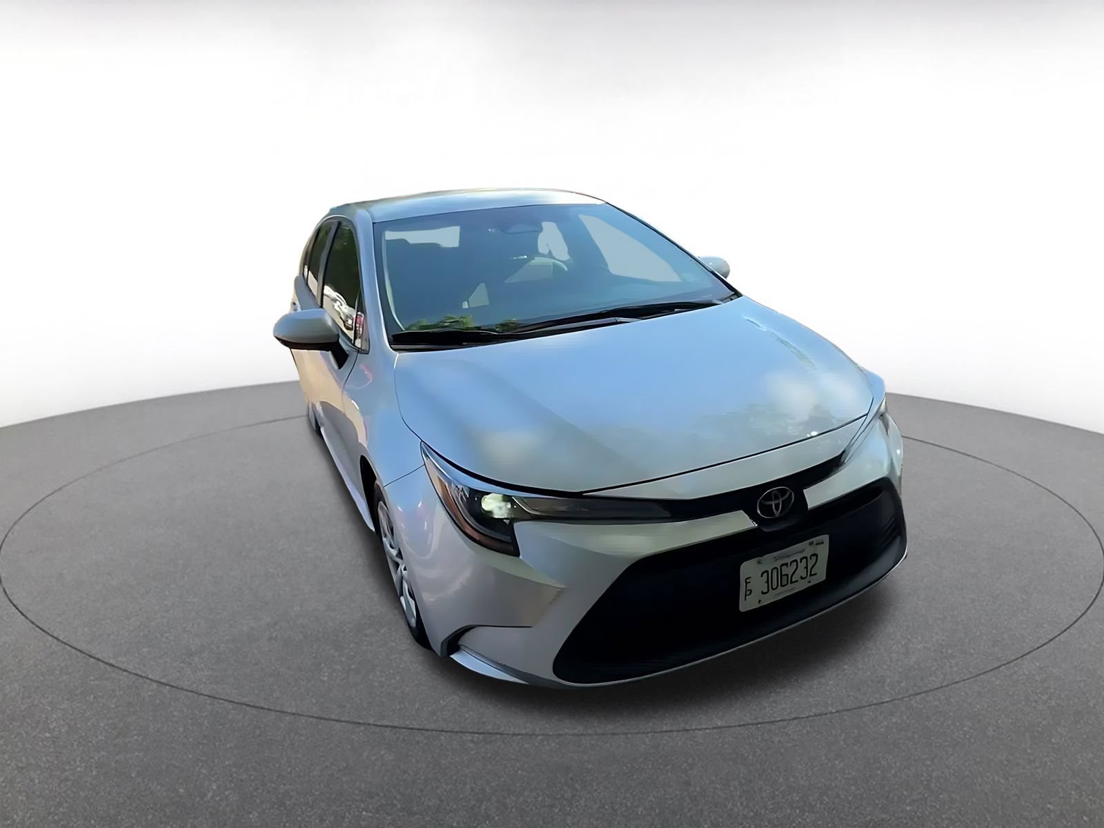 Used 2025 Toyota Corolla LE FWD image 2