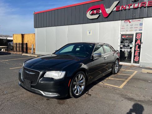 Used 2015 Chrysler 300 C Platinum image 2