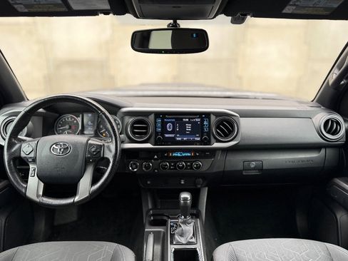 Used 2016 Toyota Tacoma SR5 image 17