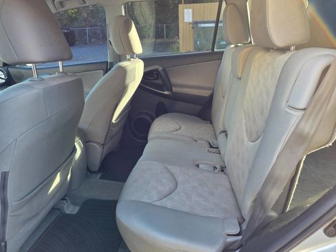 Used 2011 Toyota RAV4 4WD image 17