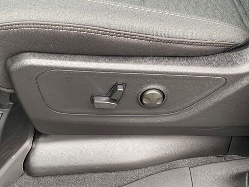 New 2026 RAM 1500 4x4 Crew Cab image 16