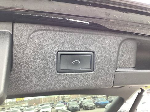 Used 2023 Volkswagen Atlas SE image 48