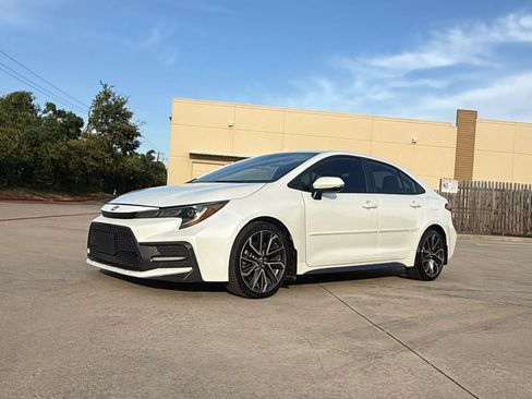 Used 2020 Toyota Corolla SE FWD image 2