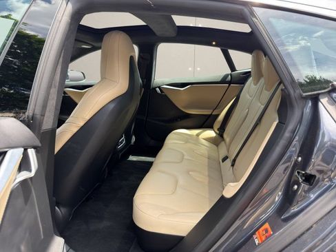Used 2015 Tesla Model S 70D AWD/4WD image 10