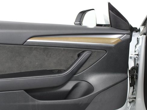 Used 2023 Tesla Model 3 Standard Range image 26