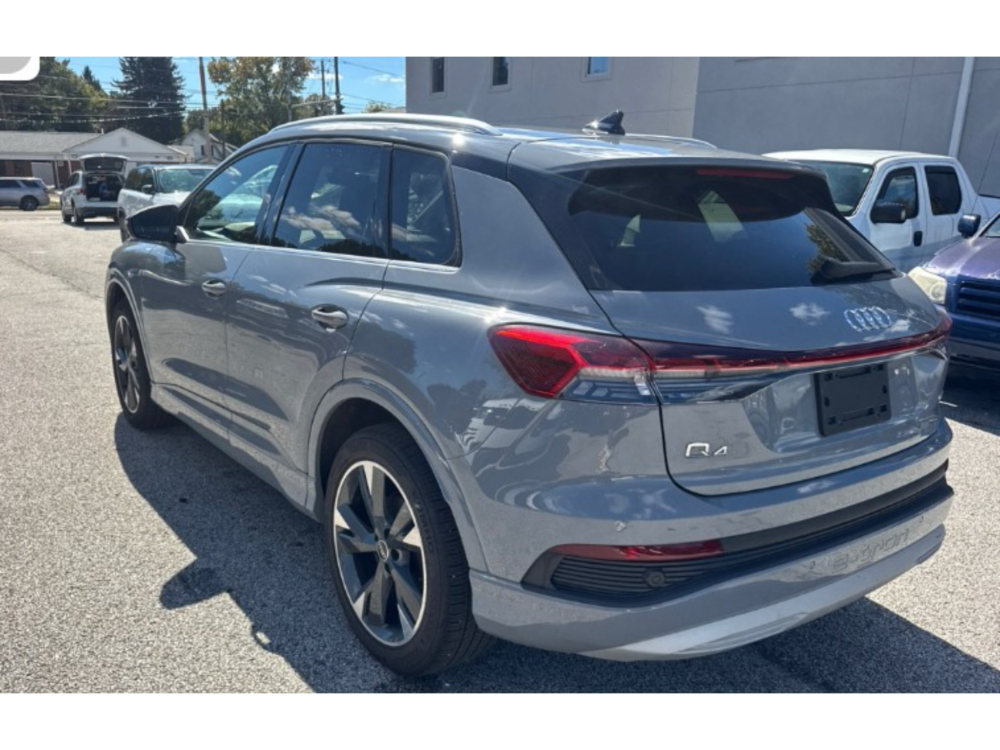 Used 2022 Audi Q4 e-tron Premium Plus AWD/4WD image 4