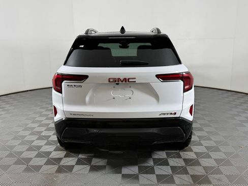 Used 2026 GMC Terrain AT4 w/ Technology Package II image 9