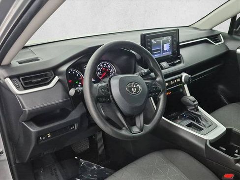 Used 2022 Toyota RAV4 XLE w/ Convenience Package FWD image 10