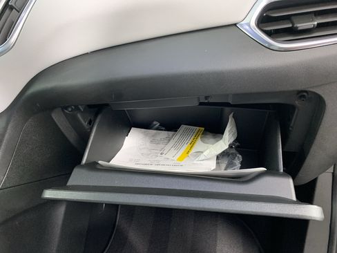 Used 2022 Chevrolet Equinox LS w/ LS Convenience Package FWD image 42