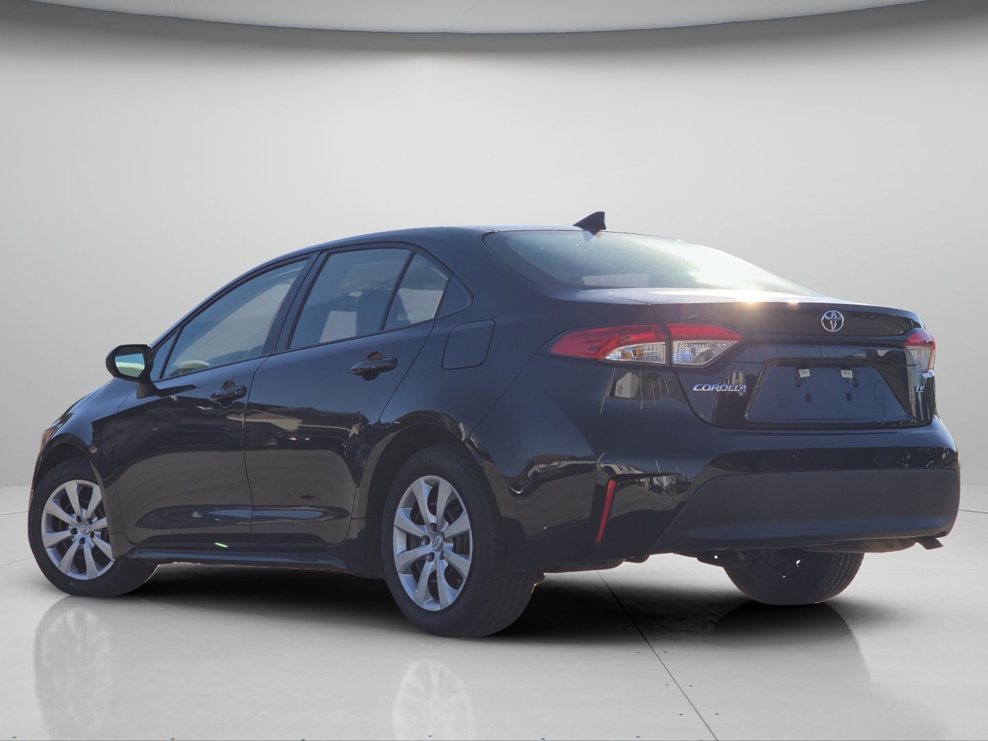 Used 2025 Toyota Corolla LE FWD image 18