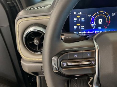 New 2026 Chevrolet Colorado ZR2 w/ Technology Package AWD/4WD image 14