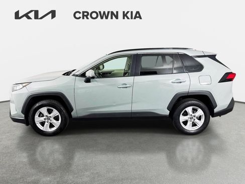 Used 2019 Toyota RAV4 XLE w/ Convenience Package FWD image 9