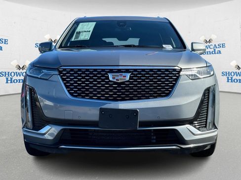 Used 2025 Cadillac XT6 Premium Luxury image 6