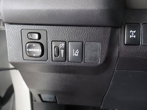 Used 2018 Toyota RAV4 LE w/ All Weather Liner Package AWD/4WD image 16
