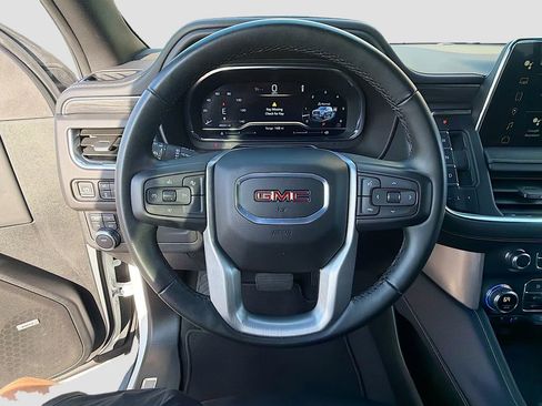 Used 2024 GMC Yukon XL SLT AWD/4WD image 39