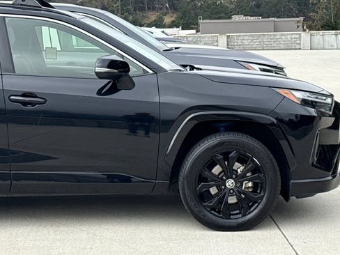 Used 2022 Toyota RAV4 SE AWD/4WD image 33