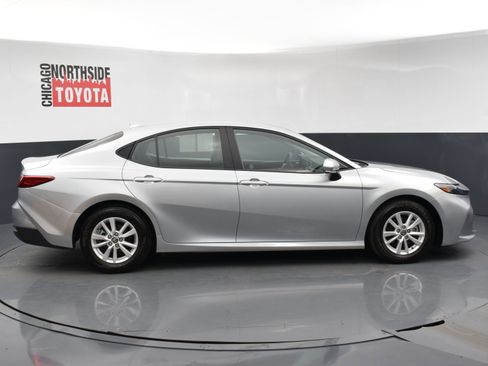 Used 2025 Toyota Camry LE image 5