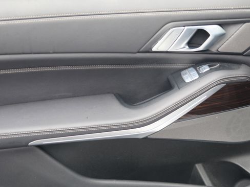 Used 2021 BMW X7 xDrive40i w/ Premium Package image 36