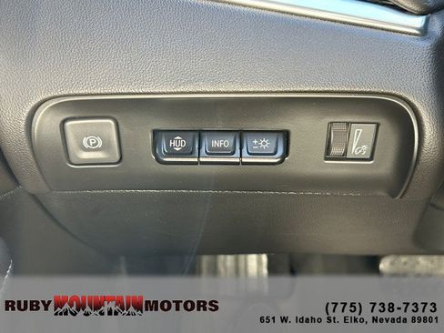 Used 2024 Buick Enclave Avenir image 15