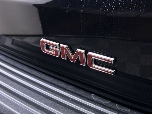 New 2026 GMC Yukon Denali w/ Sun & Power Step Package AWD/4WD image 33