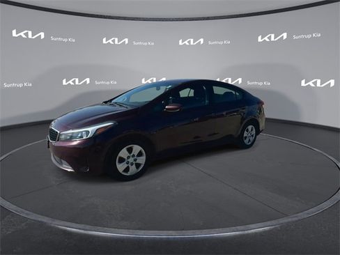 Used 2017 Kia Forte LX image 8