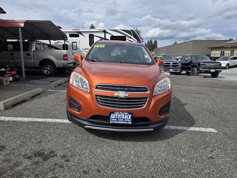 Used 2015 Chevrolet Trax LT w/ LT Sun and Sound Package AWD/4WD image 3