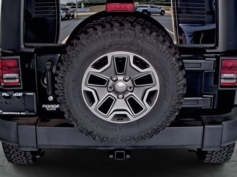 Used 2017 Jeep Wrangler Rubicon w/ Power Convenience Group AWD/4WD image 12