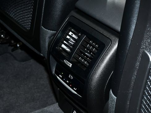 Used 2025 BMW X4 xDrive30i AWD/4WD image 53