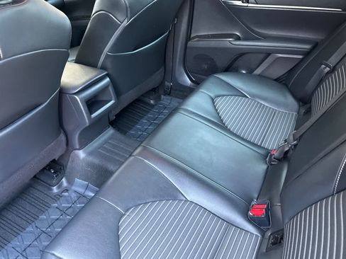Used 2021 Toyota Camry SE FWD image 4