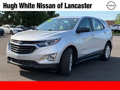 Used 2020 Chevrolet Equinox LS FWD image 2