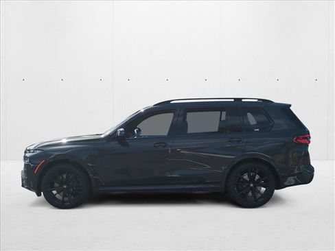 Used 2026 BMW X7 xDrive40i w/ M Sport Package AWD/4WD image 2