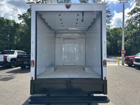 New 2025 Chevrolet Express 3500 Work Van w/ Power Convenience Package image 20