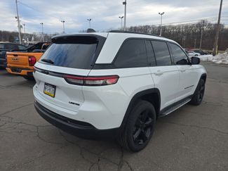 Used 2024 Jeep Grand Cherokee Limited w/ Luxury Tech Group II video 3